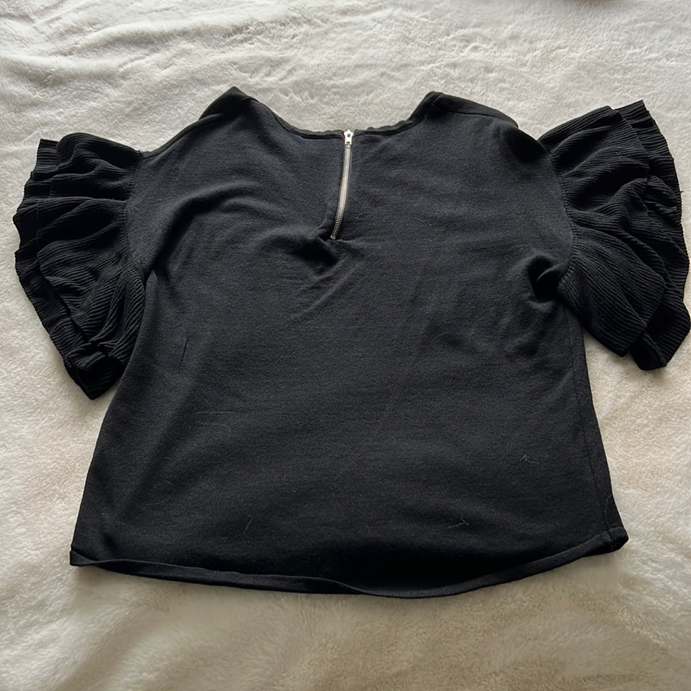 Beautiful detail black sweater